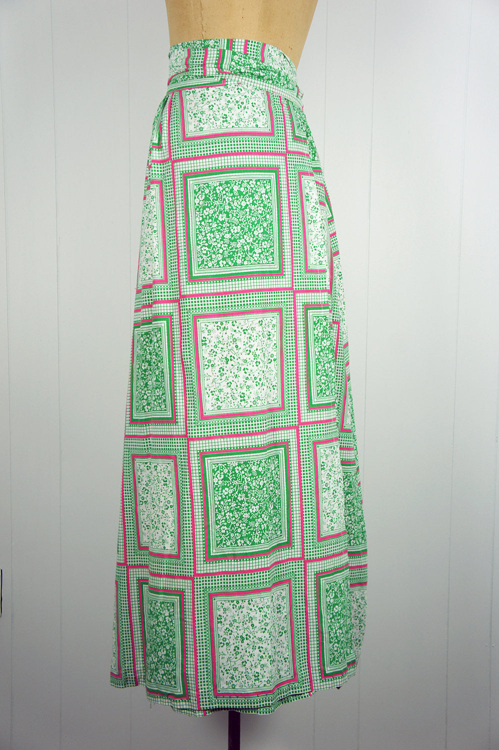 1970's Pink & Green Floral Wrap Skirt - Size M