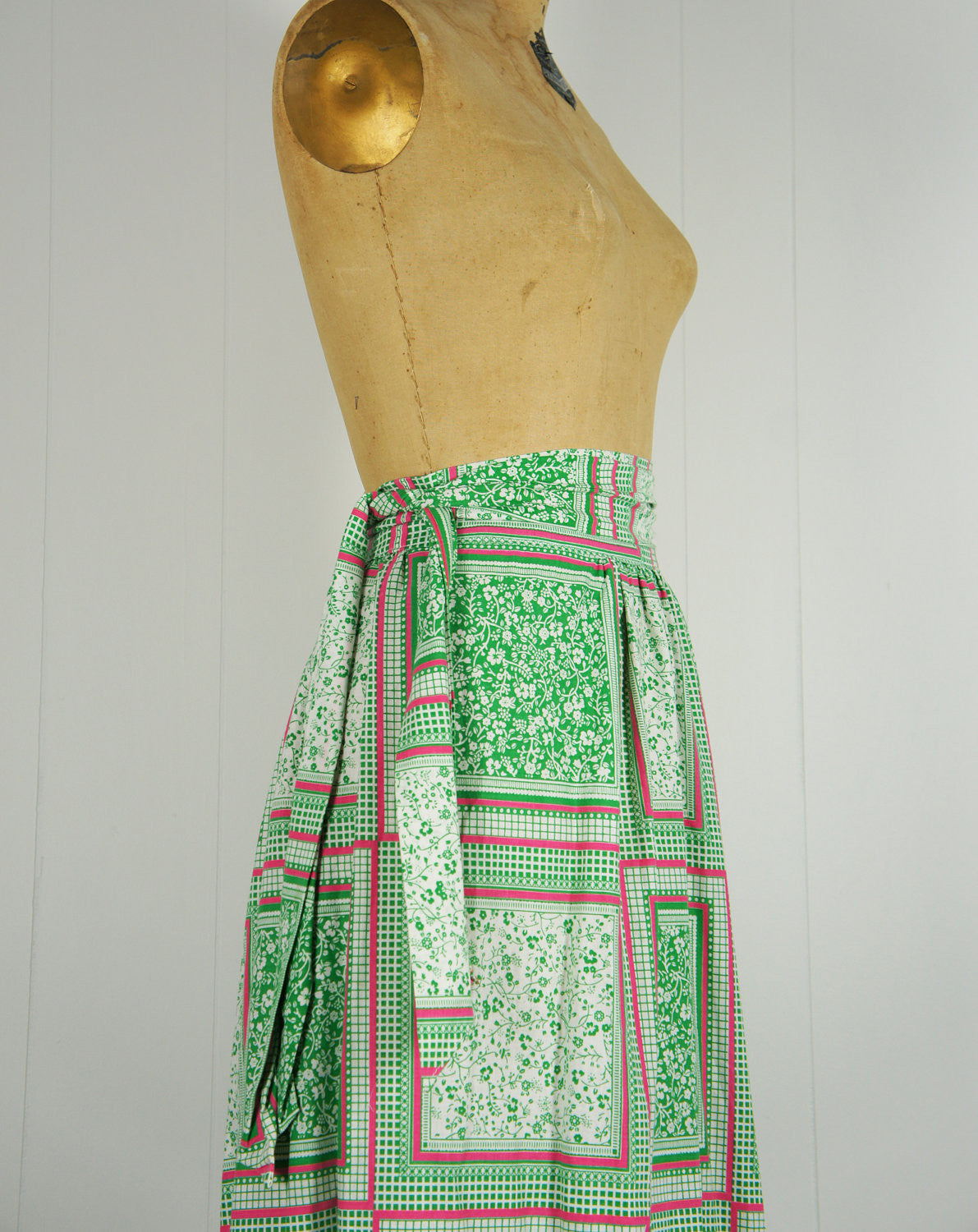 1970's Pink & Green Floral Wrap Skirt - Size M